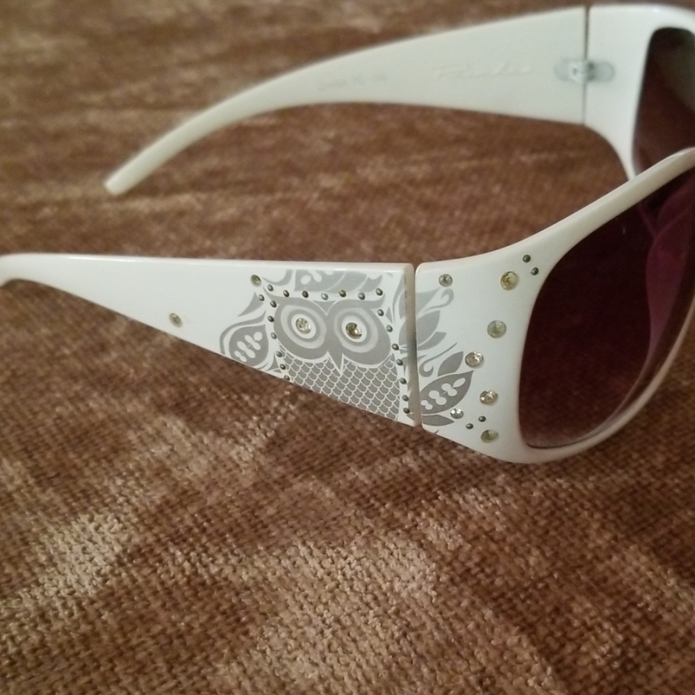 Sunglasses - 3 pair - Picture 6 of 6